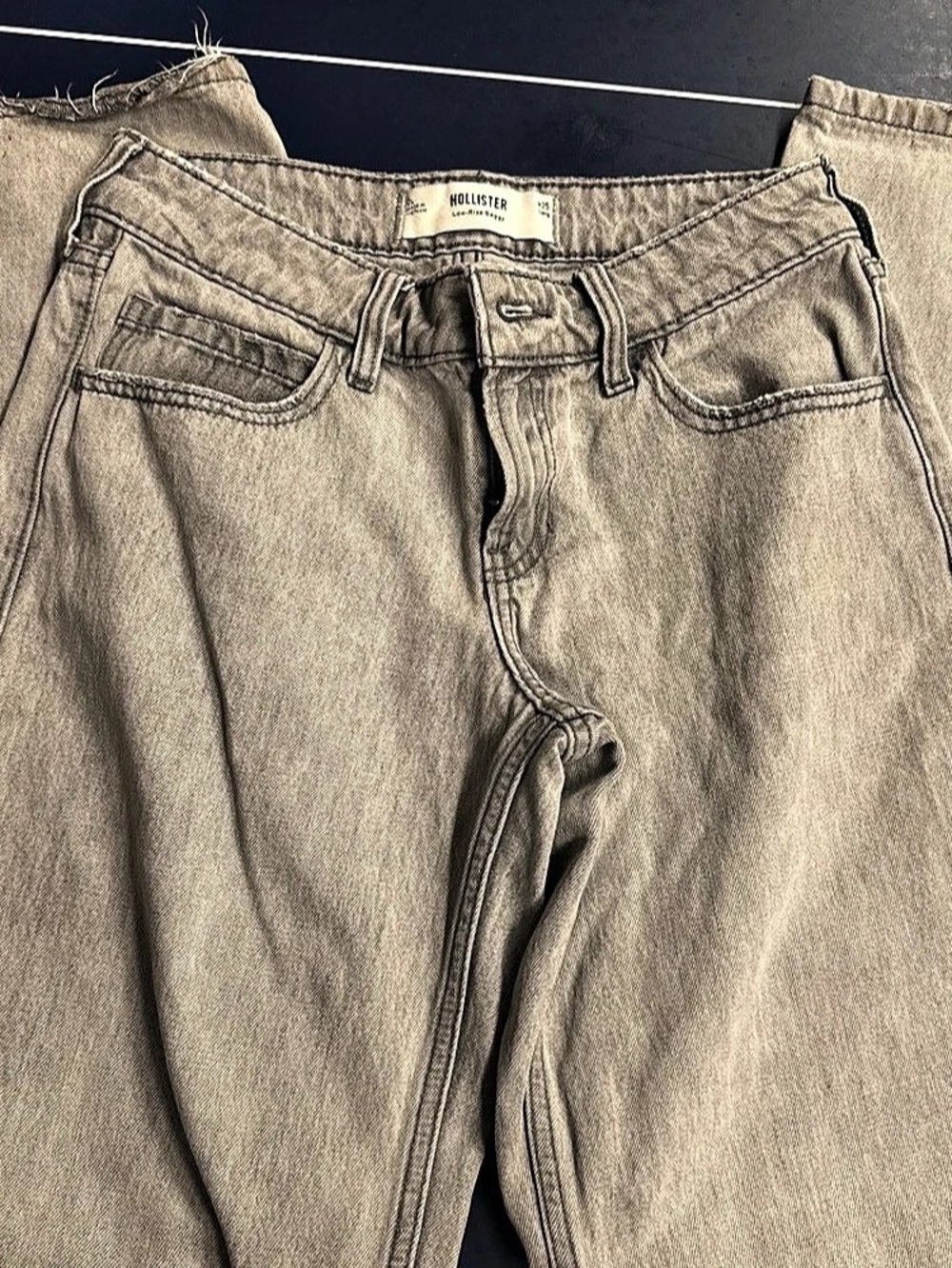 Hollister Low-Rise Baggy Jeans Gray Jeans Waist 25 Long